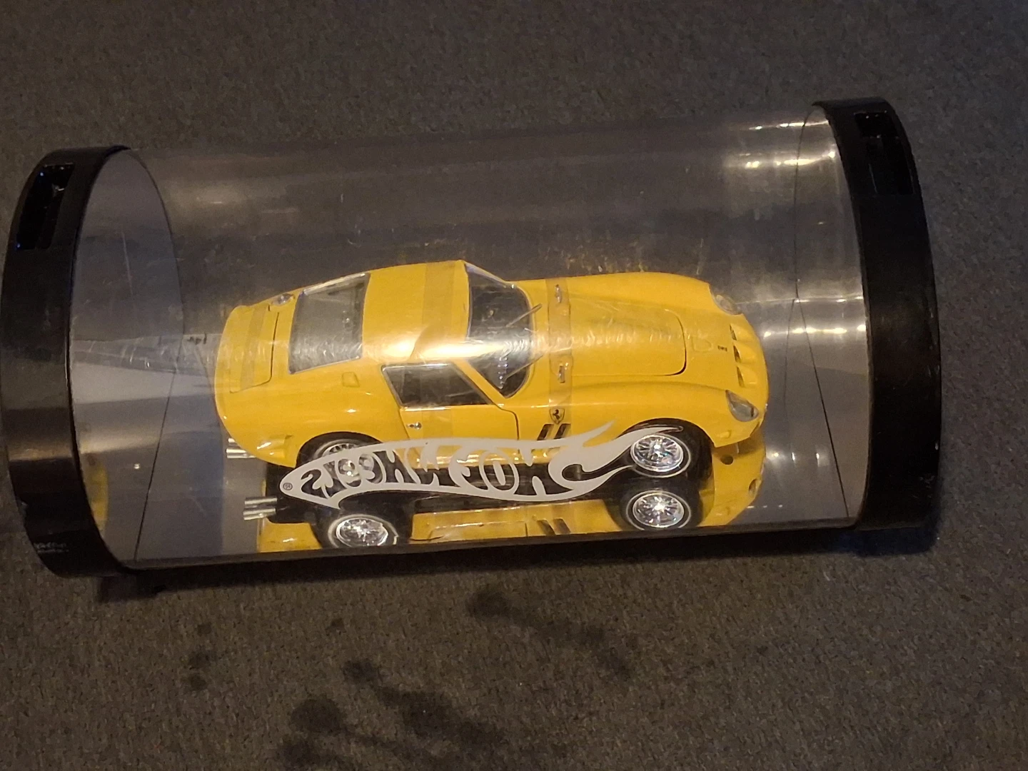 Hot Wheels Ferrari 250 GTO Diecast Car in Display Case