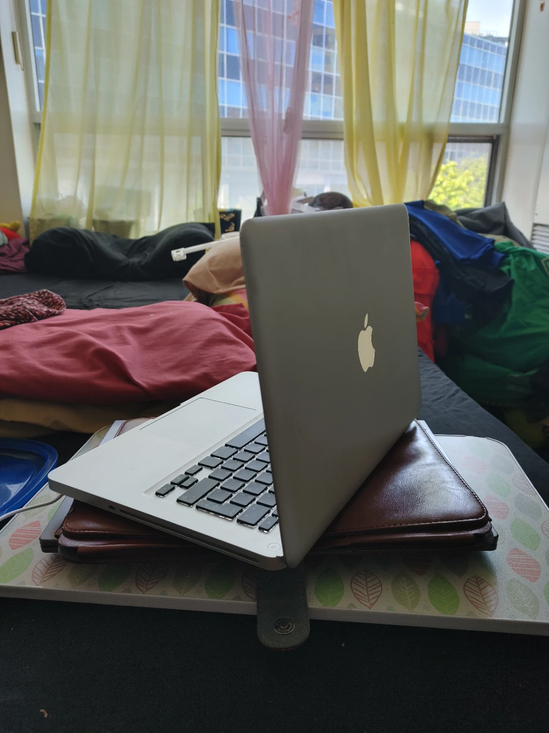 2012 A1278 MacBook Pro, with new charger! - photo 3