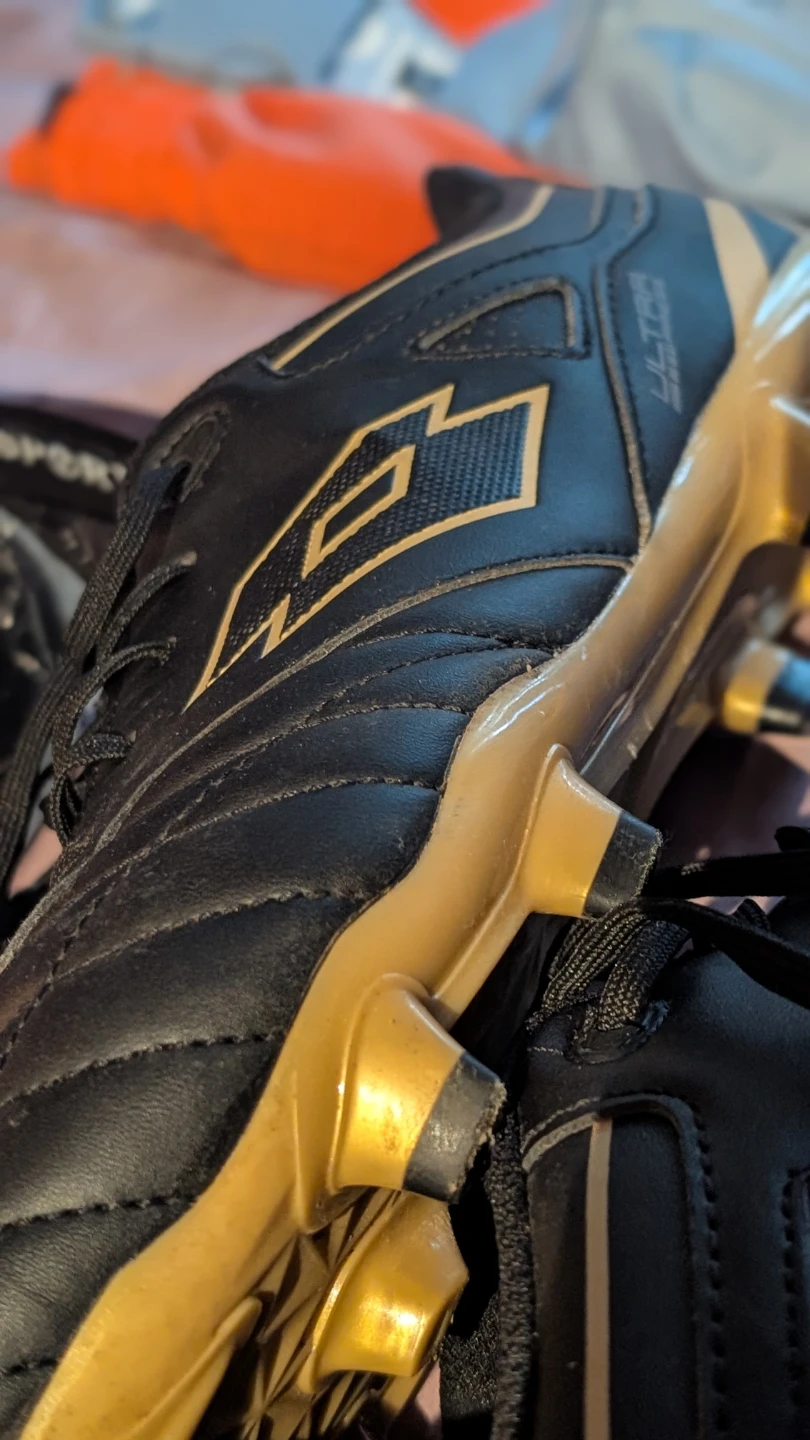 Lotto Black & Gold Soccer Cleats - photo 4