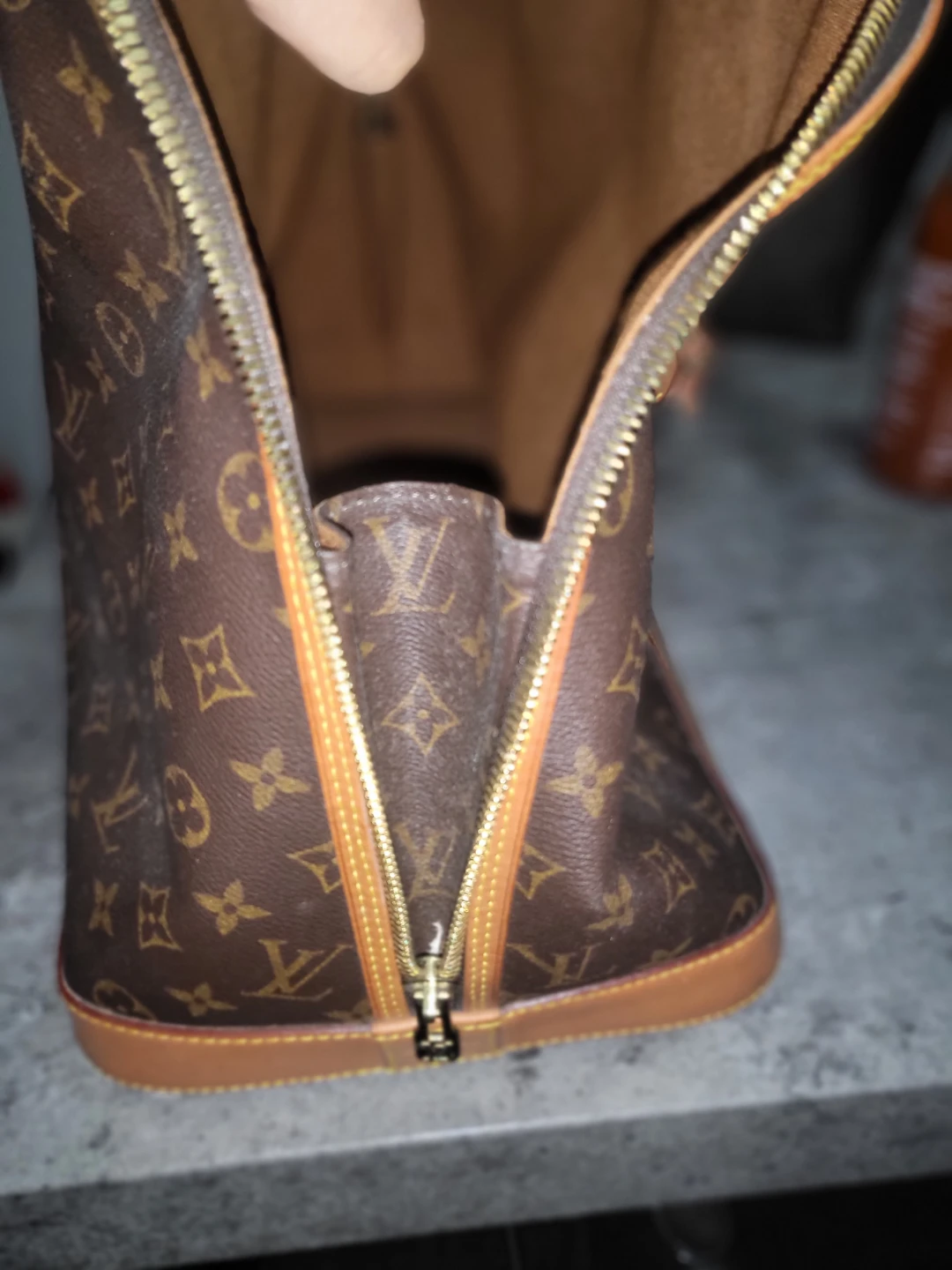 Louis Vuitton Monogram Speedy Bag - photo 4