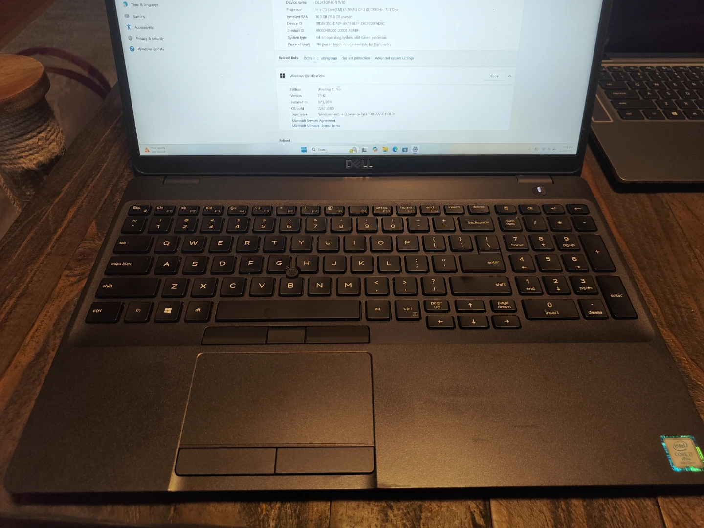 Dell Latitude 5500 Laptop - photo 2