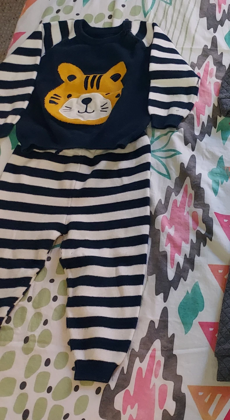 Bundle of Baby Boys cloths. size 18-24 Months.  All for 10$ - photo 2