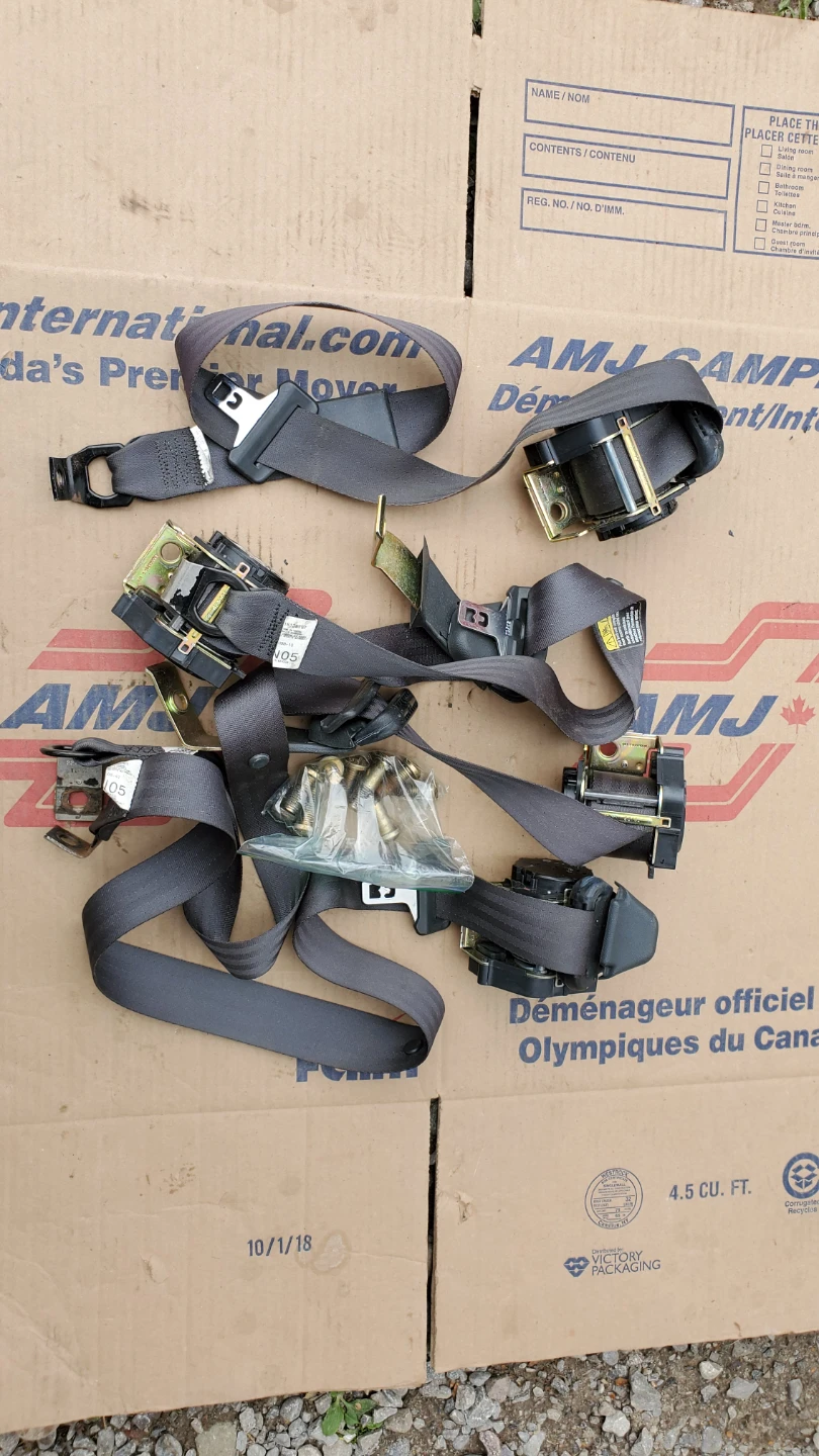2005 Chevy Blazer 2dr 5-Spd Part Out - photo 3