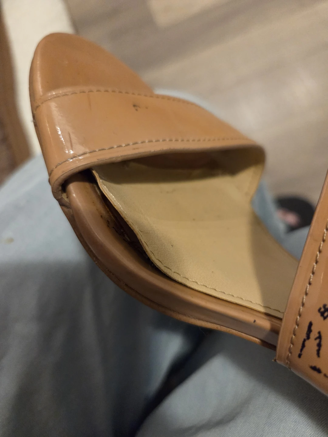 Coach Tan Patent Leather Heels Size 7.5B - photo 4