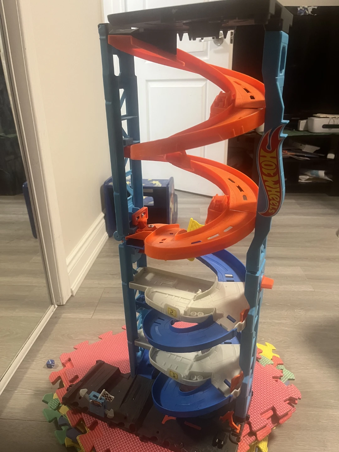 Hot Wheels Vertical Race Tower Playset