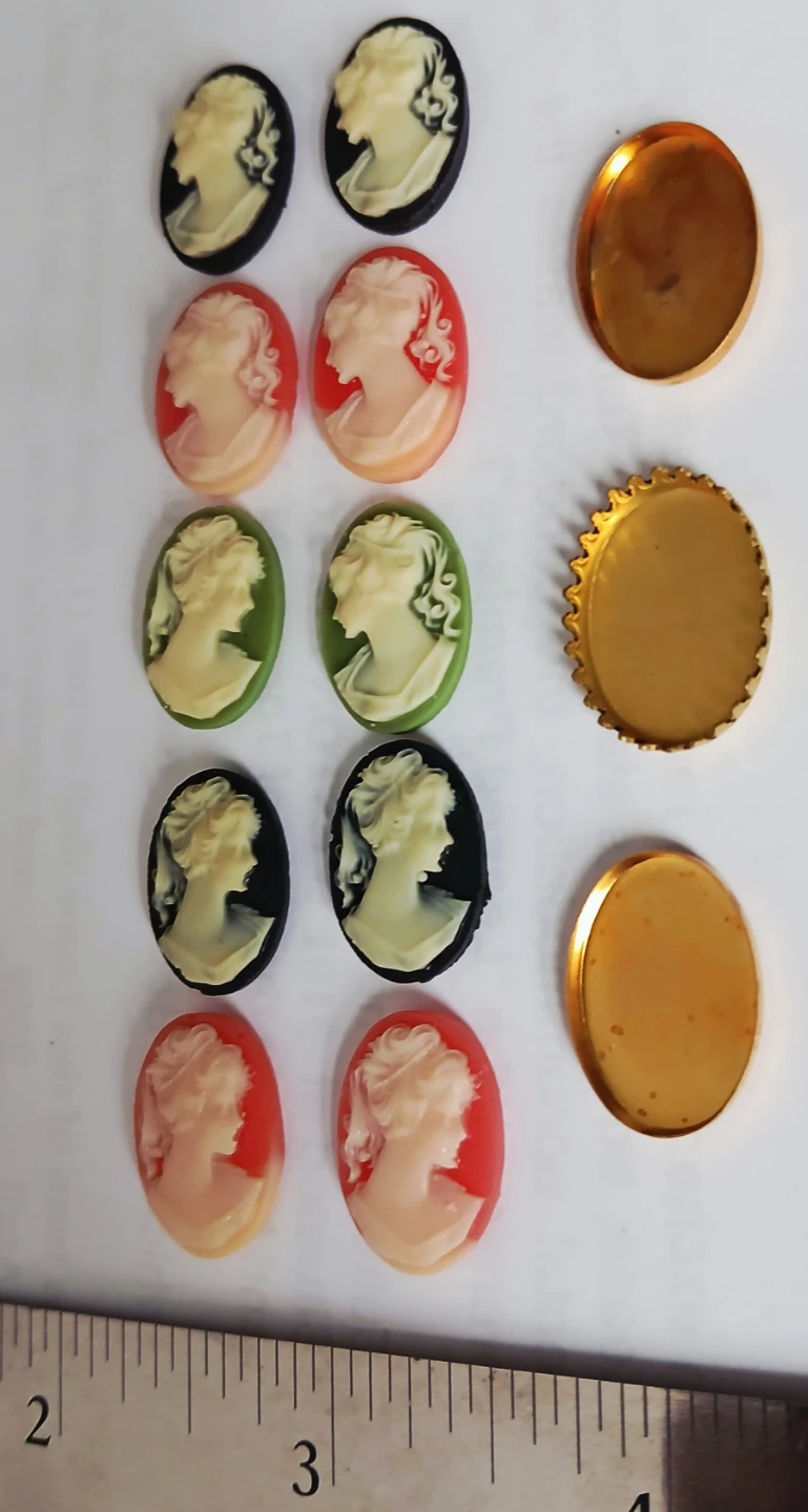 Set of 10 Cameo Cabochons