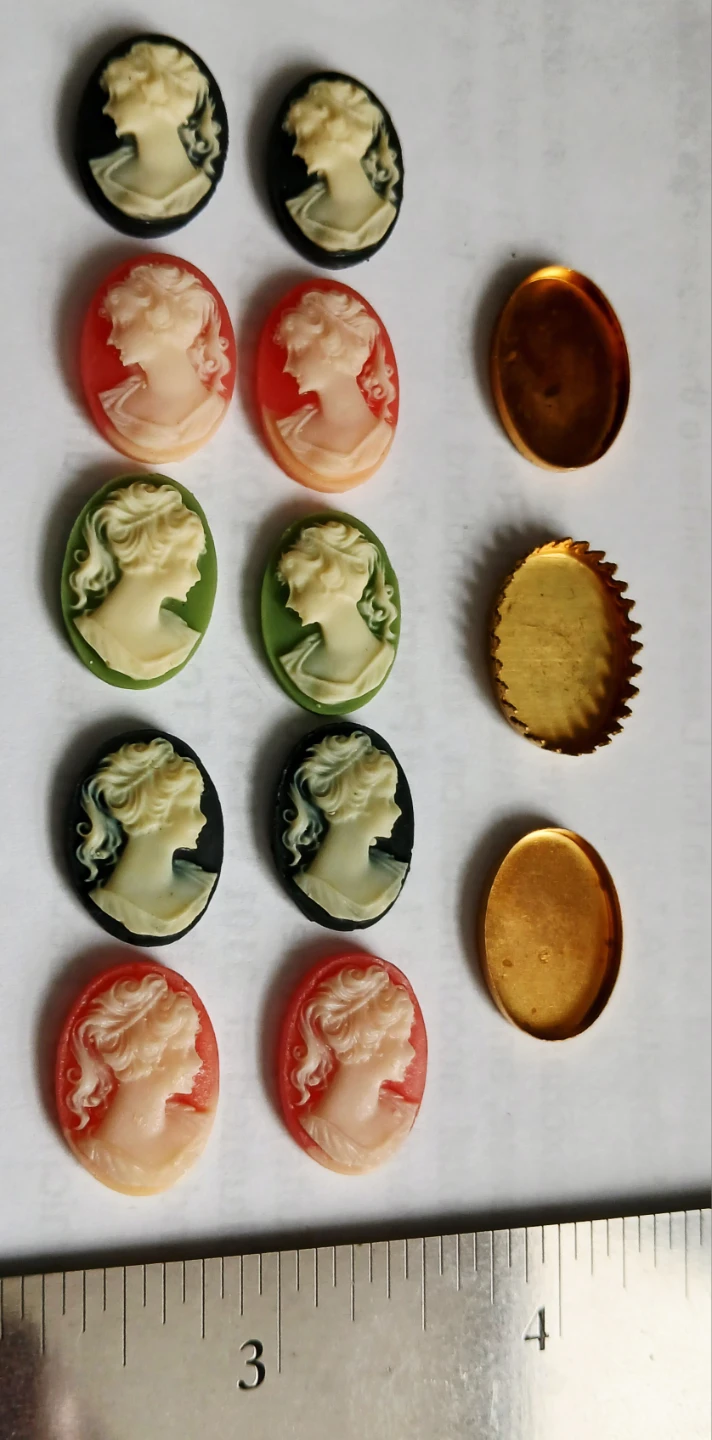 Set of 10 Cameo Cabochons - photo 2