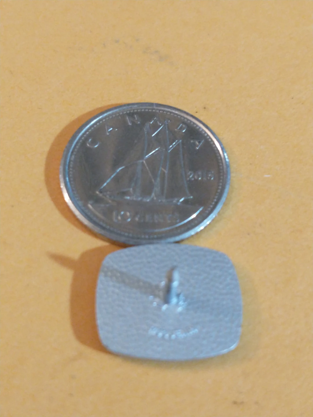 Beautiul FIFA football lapel pin - photo 2