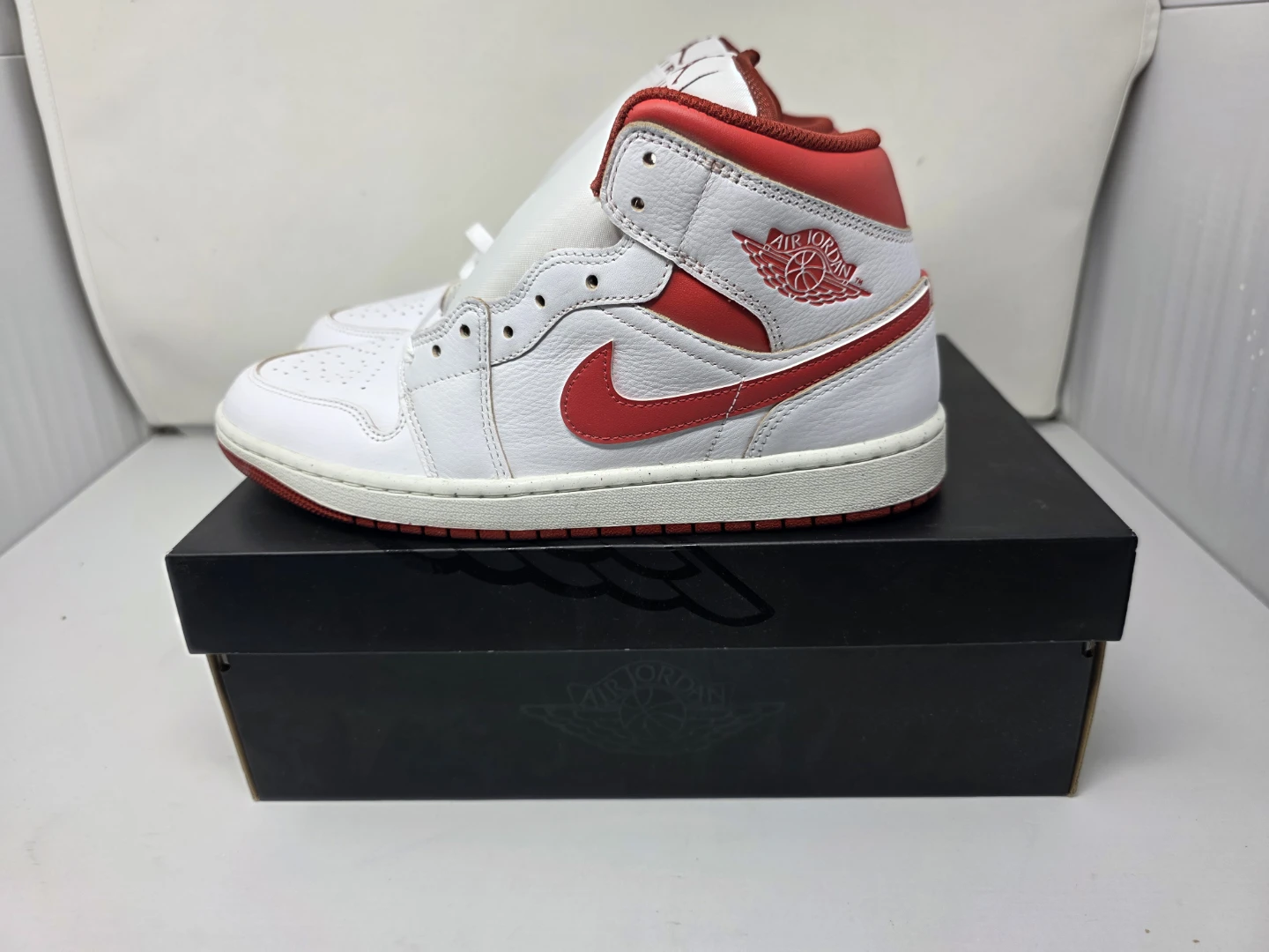 Air Jordan 1 Mid SE White Red Sneakers Size 10 ⚽️ - photo 4