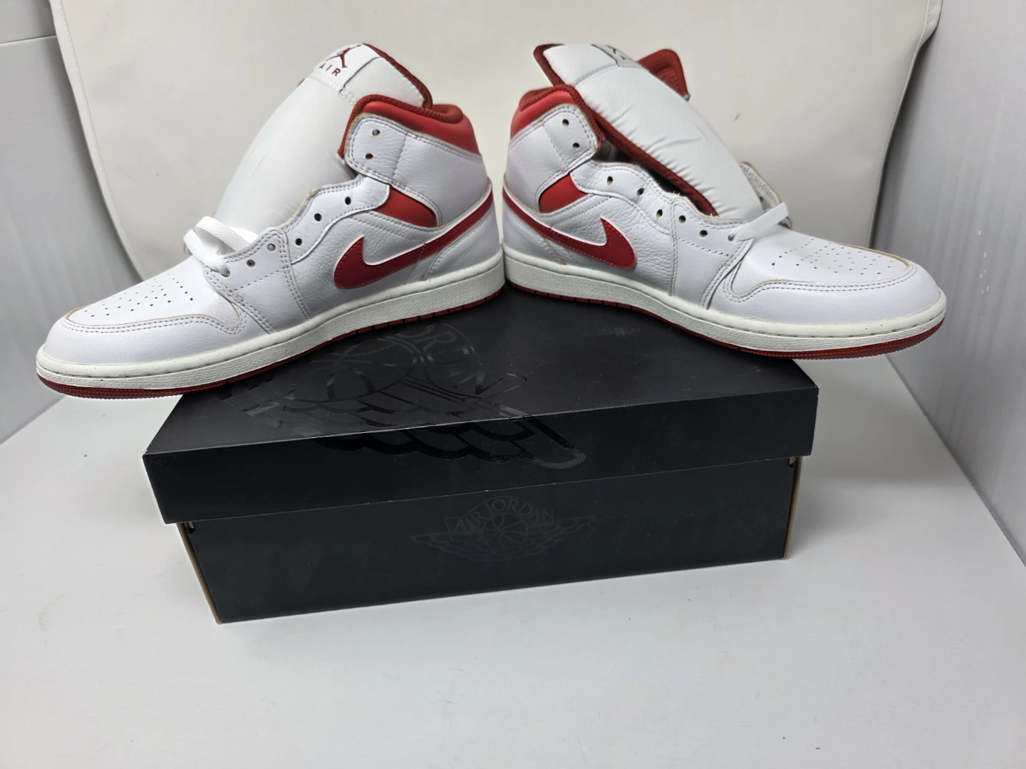 Air Jordan 1 Mid SE White Red Sneakers Size 10 ⚽️ - photo 5