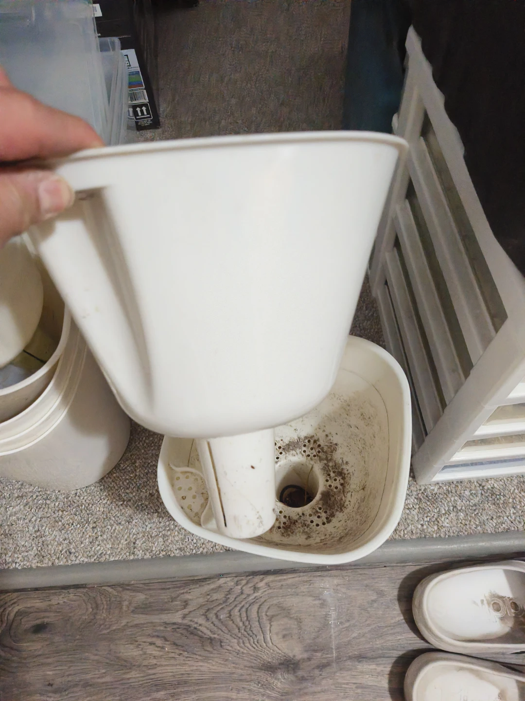 Stack of 4 White Self-Watering Planters - photo 2