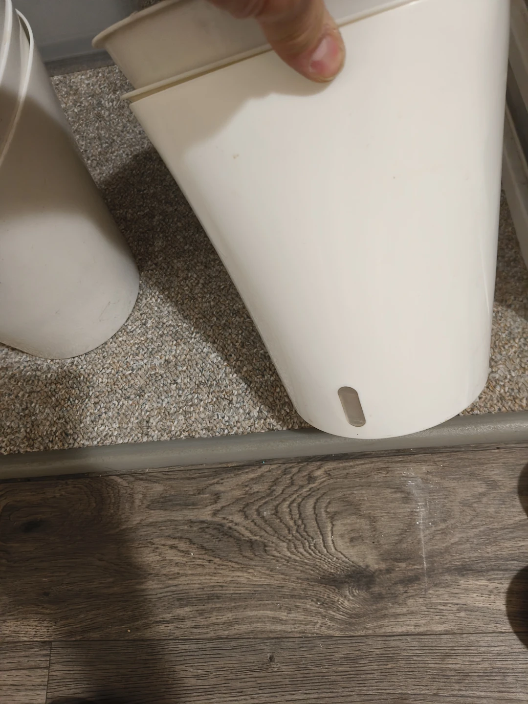 Stack of 4 White Self-Watering Planters - photo 3