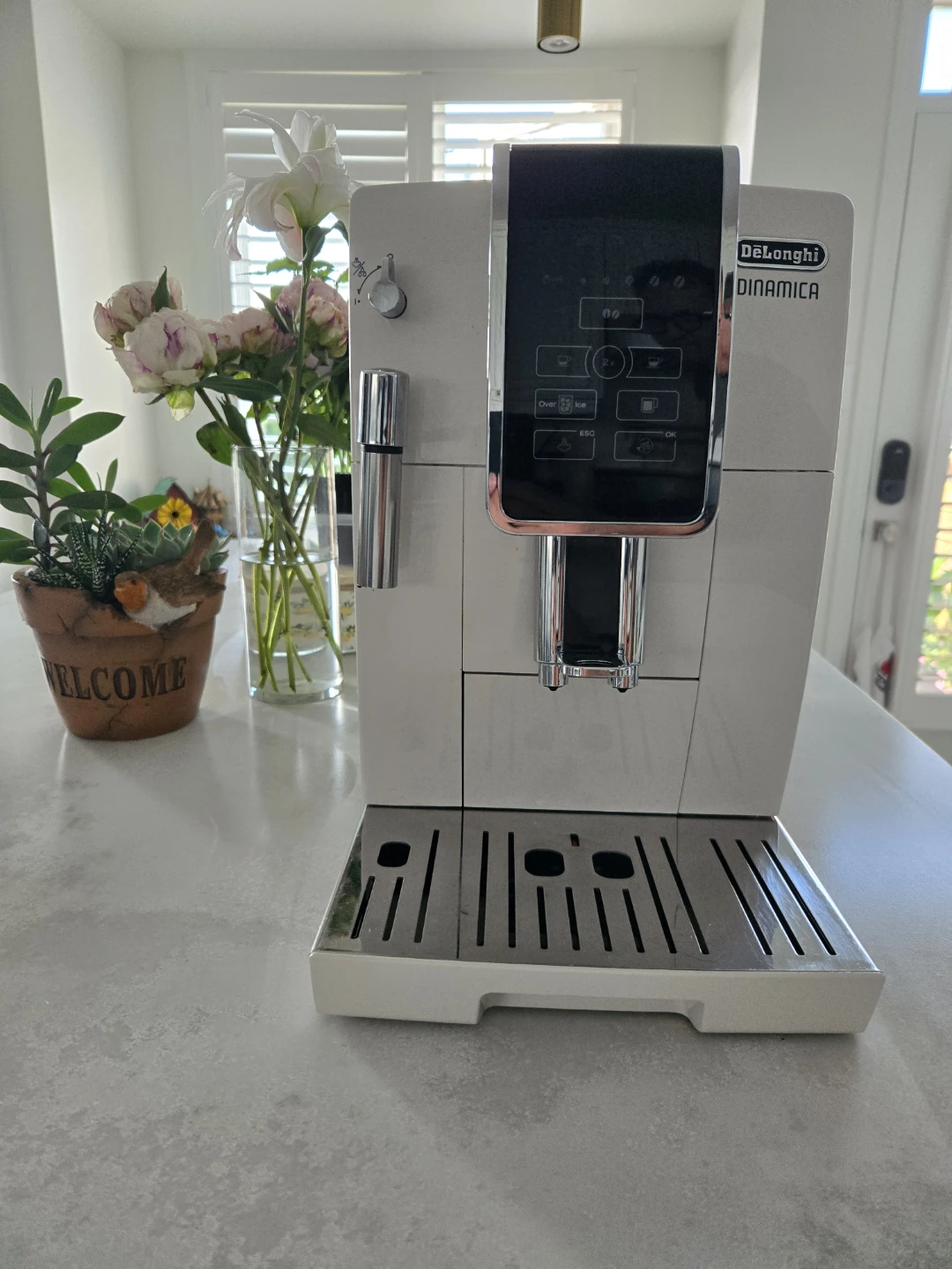 De'Longhi Dinamica Fully Automatic Espresso Machine