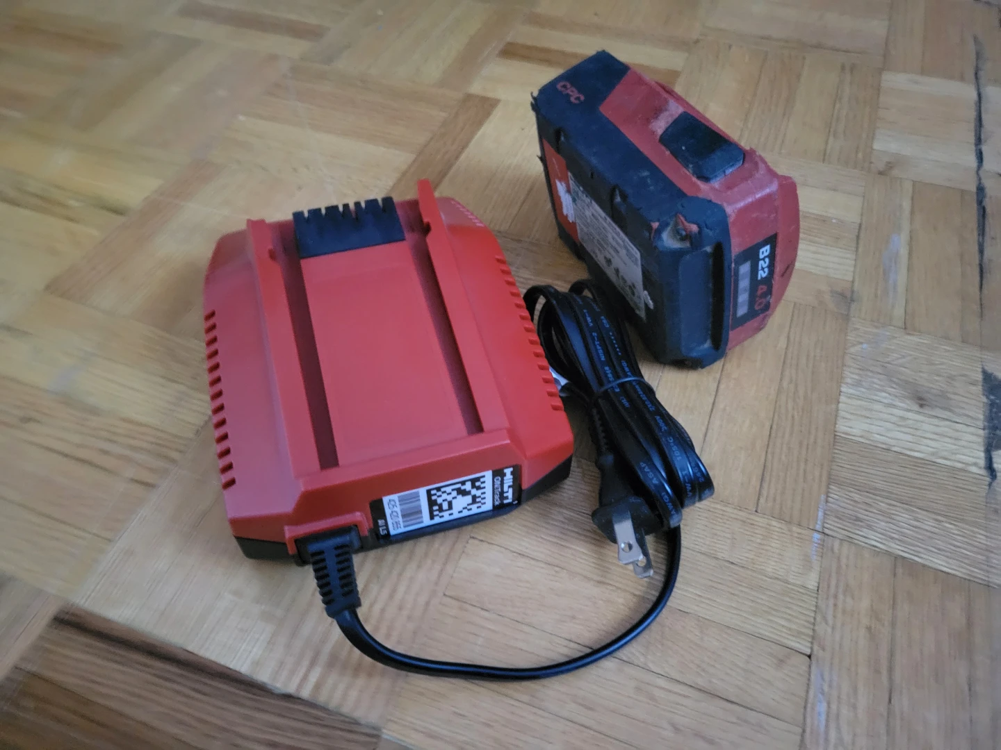 hilti c4/36-90 charger and b22 4.0 battery - photo 2