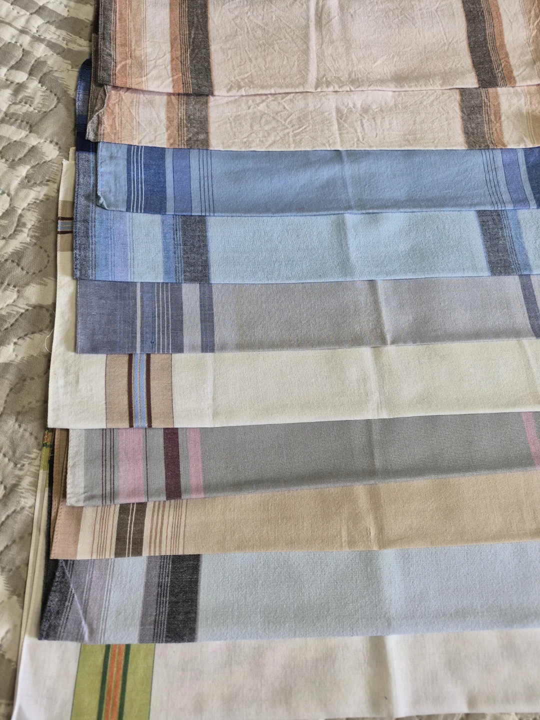 Lot of 11 Linen Hankies Nakpins etc - photo 4