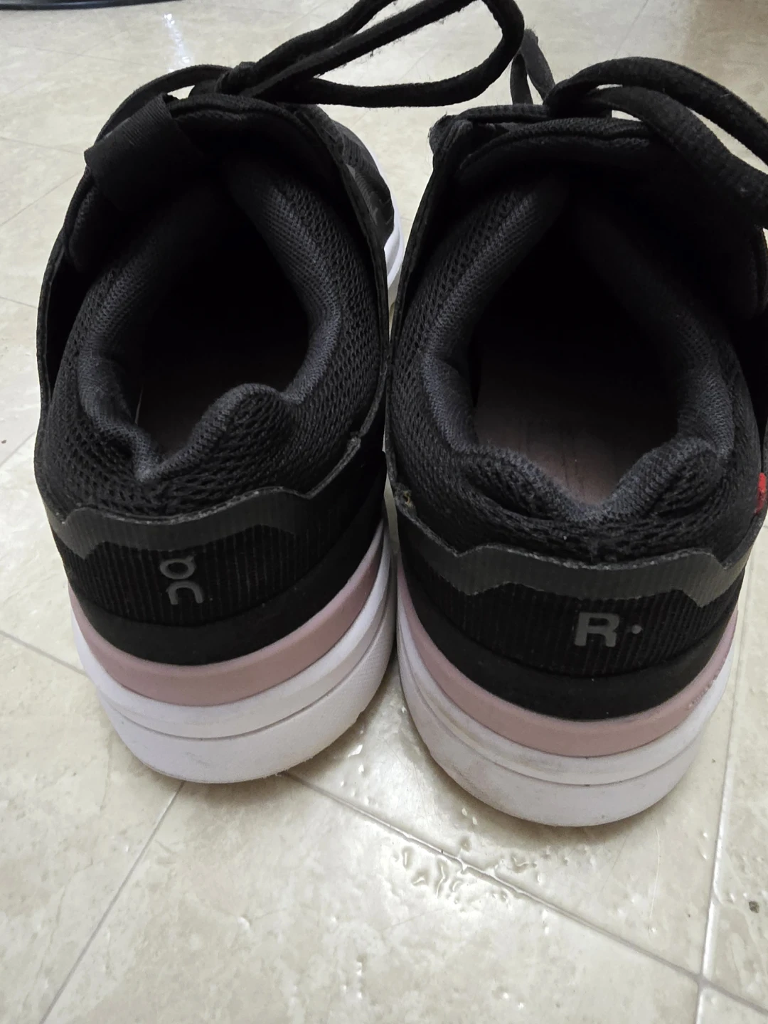 ON The Roger Centre Court Black/White Sneakers - photo 4