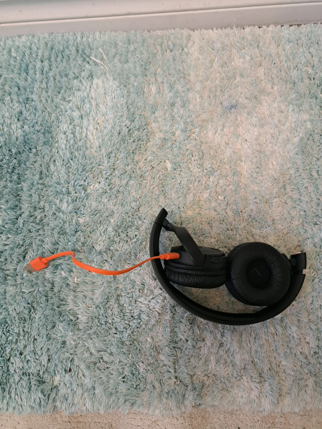 JBL Tune 510BT Wireless Headphones with charger - photo 5