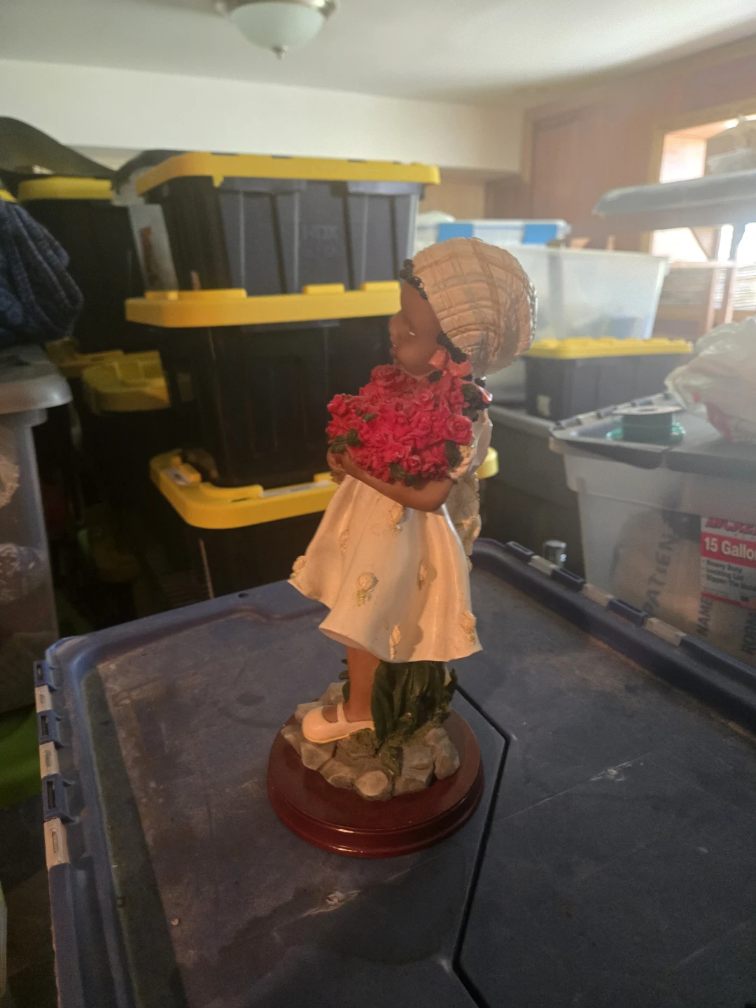 Decorative Figurine of a Girl with Roses - photo 5