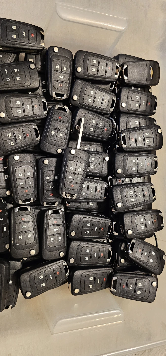 102x Chevrolet Strattec Flip Key Fobs  - Bulk Lot