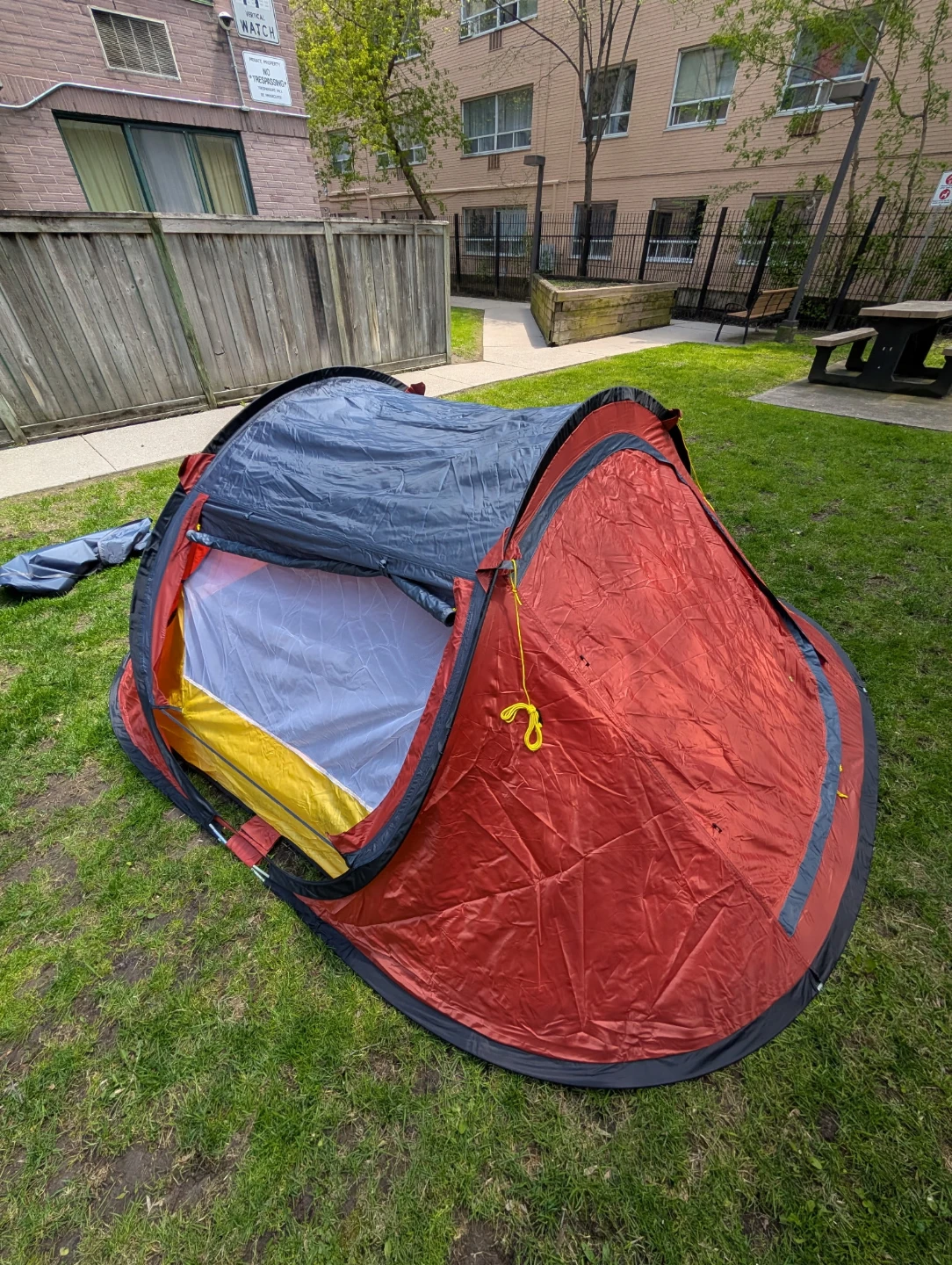 Pop-up Tent - photo 2
