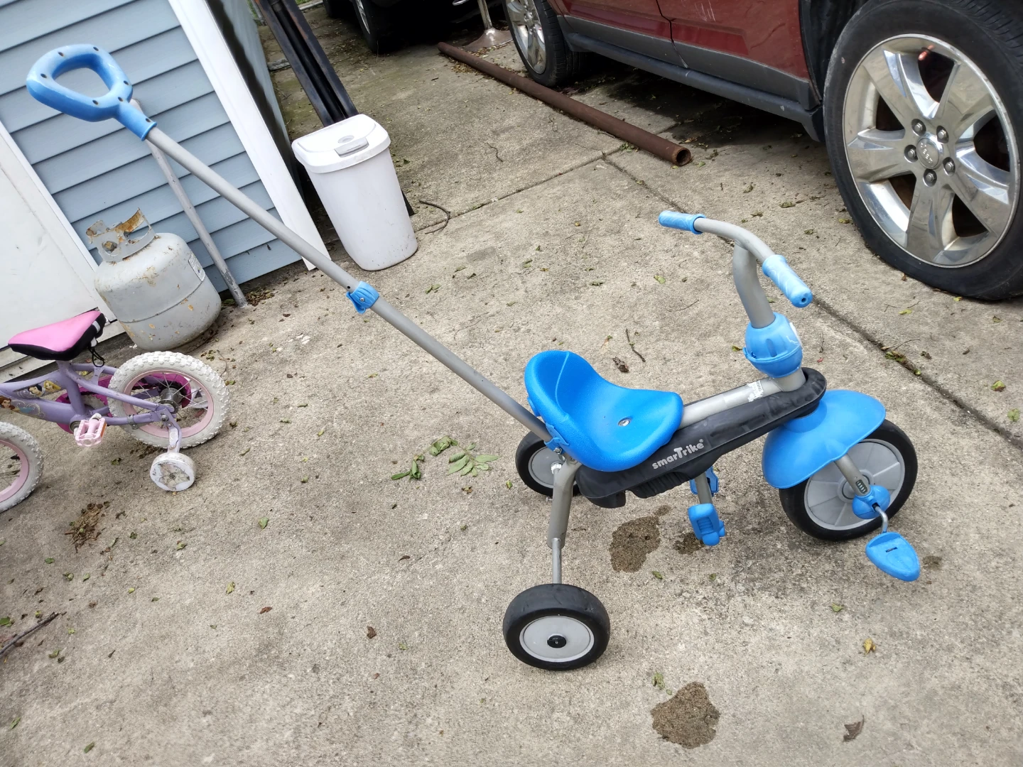 Smartrike 3-in-1 Tricycle with Parent Handle. Se Habla Espanol