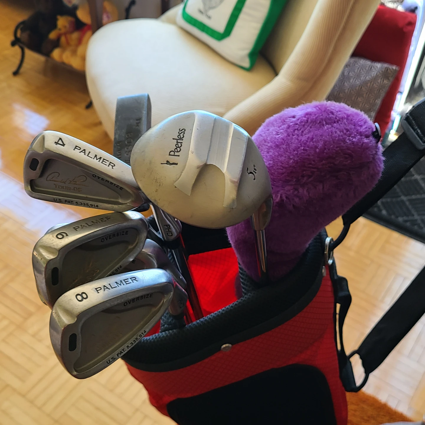 TaylorMade Golf Bag with Palmer and Peerless Clubs
