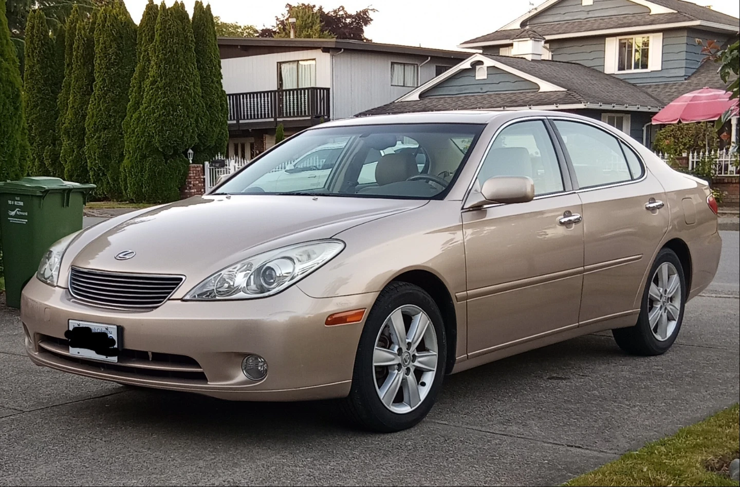 2005 Lexus ES 330 Sedan - photo 2