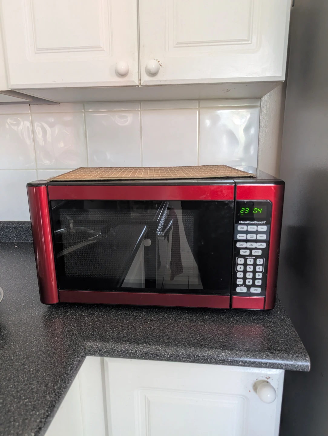 Hamilton Beach Microwave Oven - photo 2