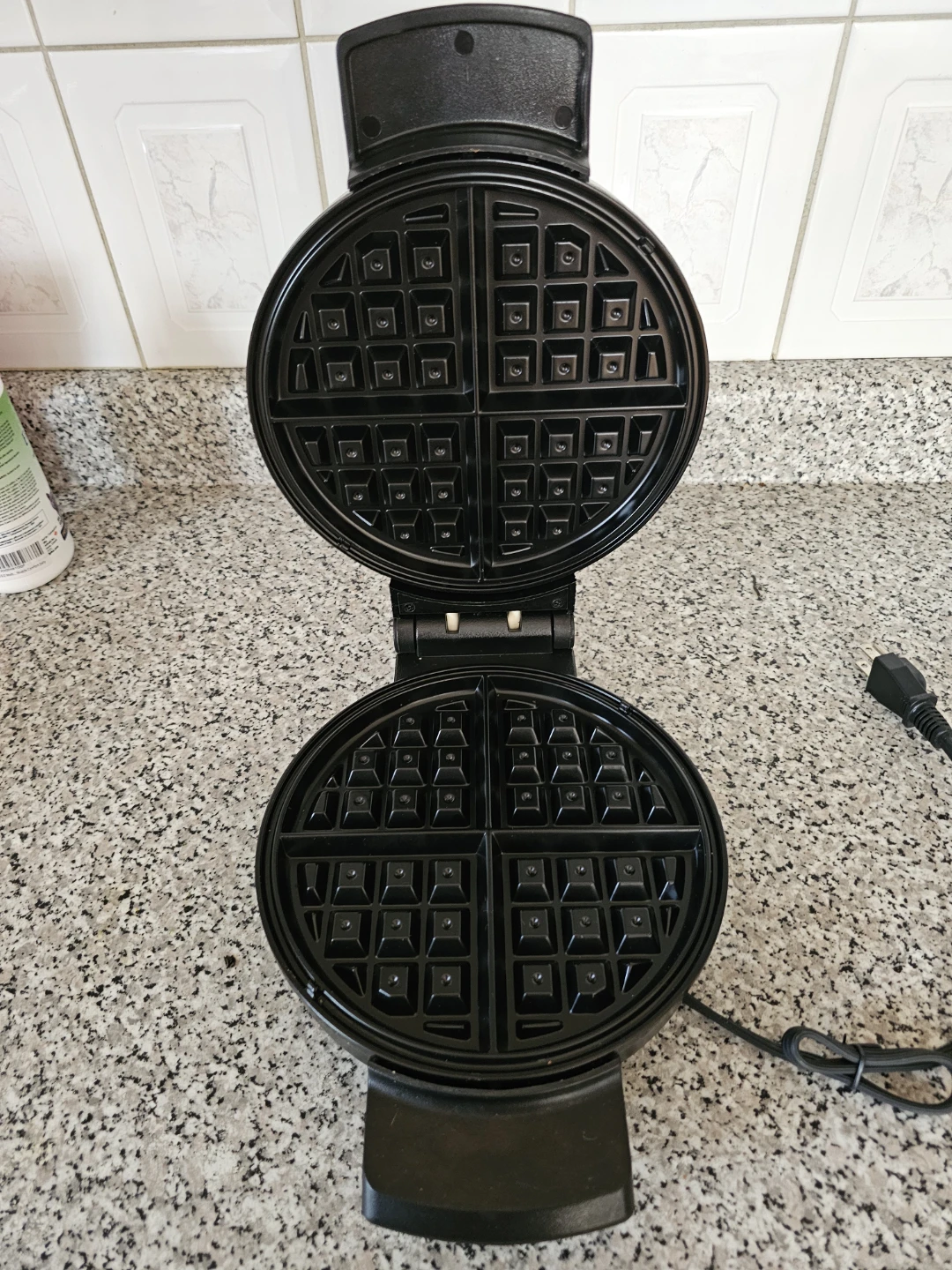 Black+Decker Waffle Maker - photo 2