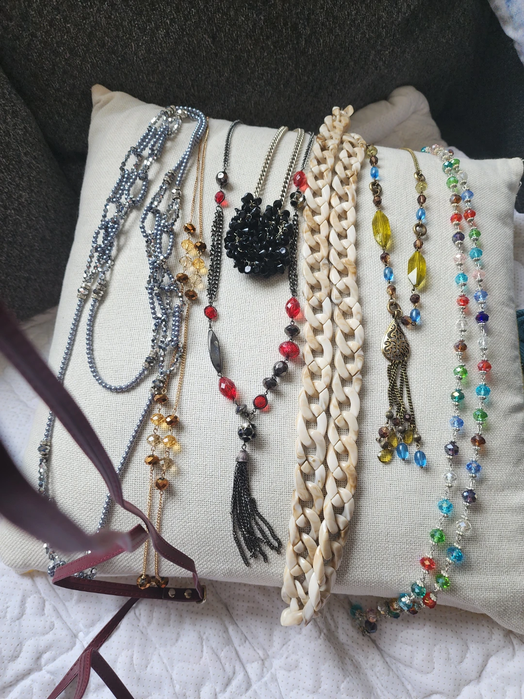 Lot of 5 Fashion Necklaces - photo 2