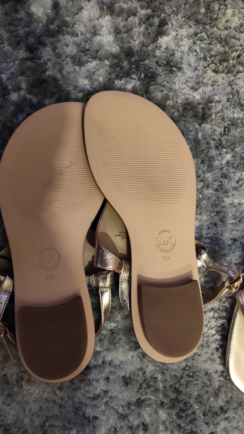 Michael Kors Gold Thong Sandals Size 7M - photo 2