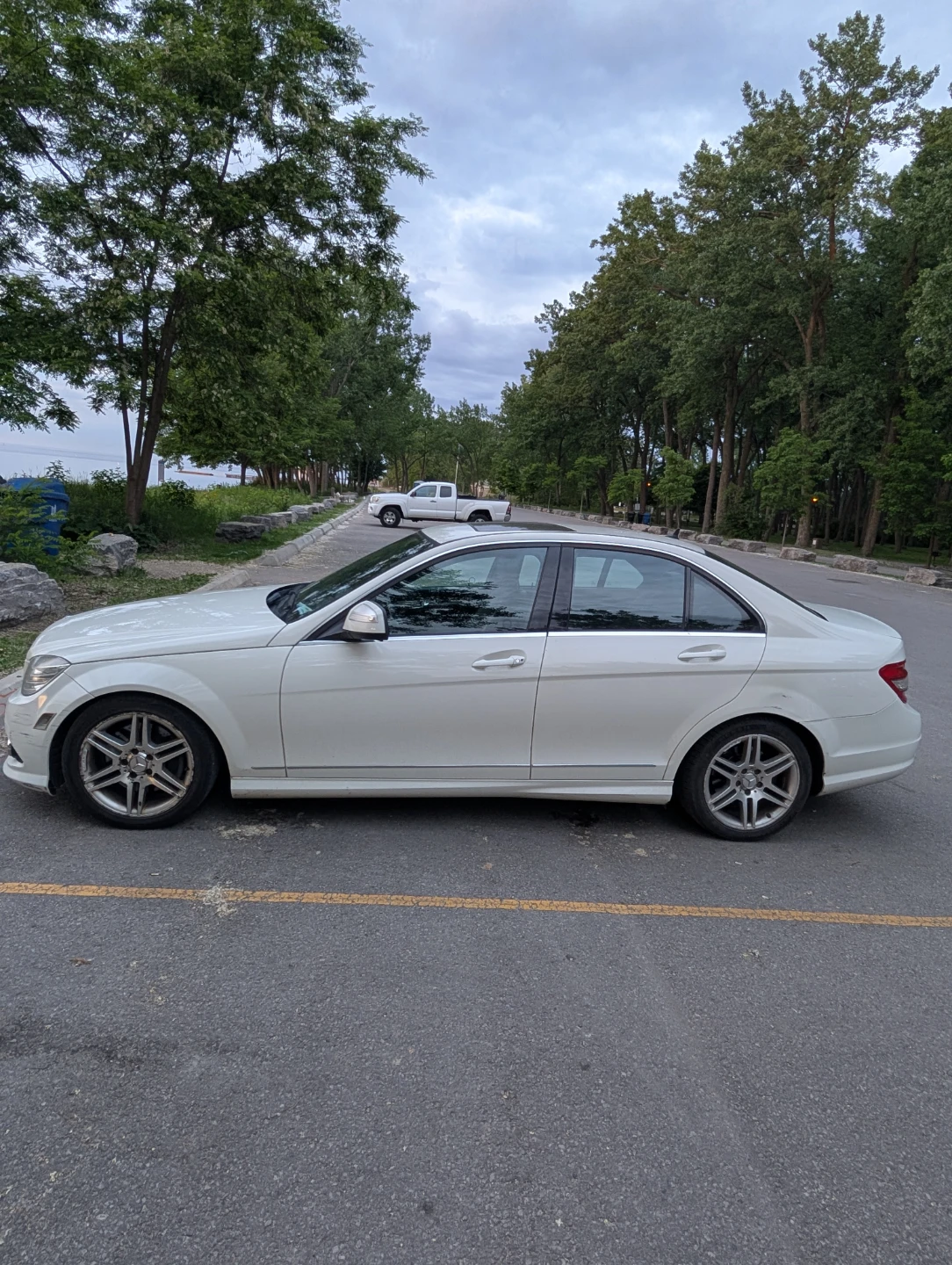 White Mercedes-Benz C300 4MATIC Sedan - photo 5