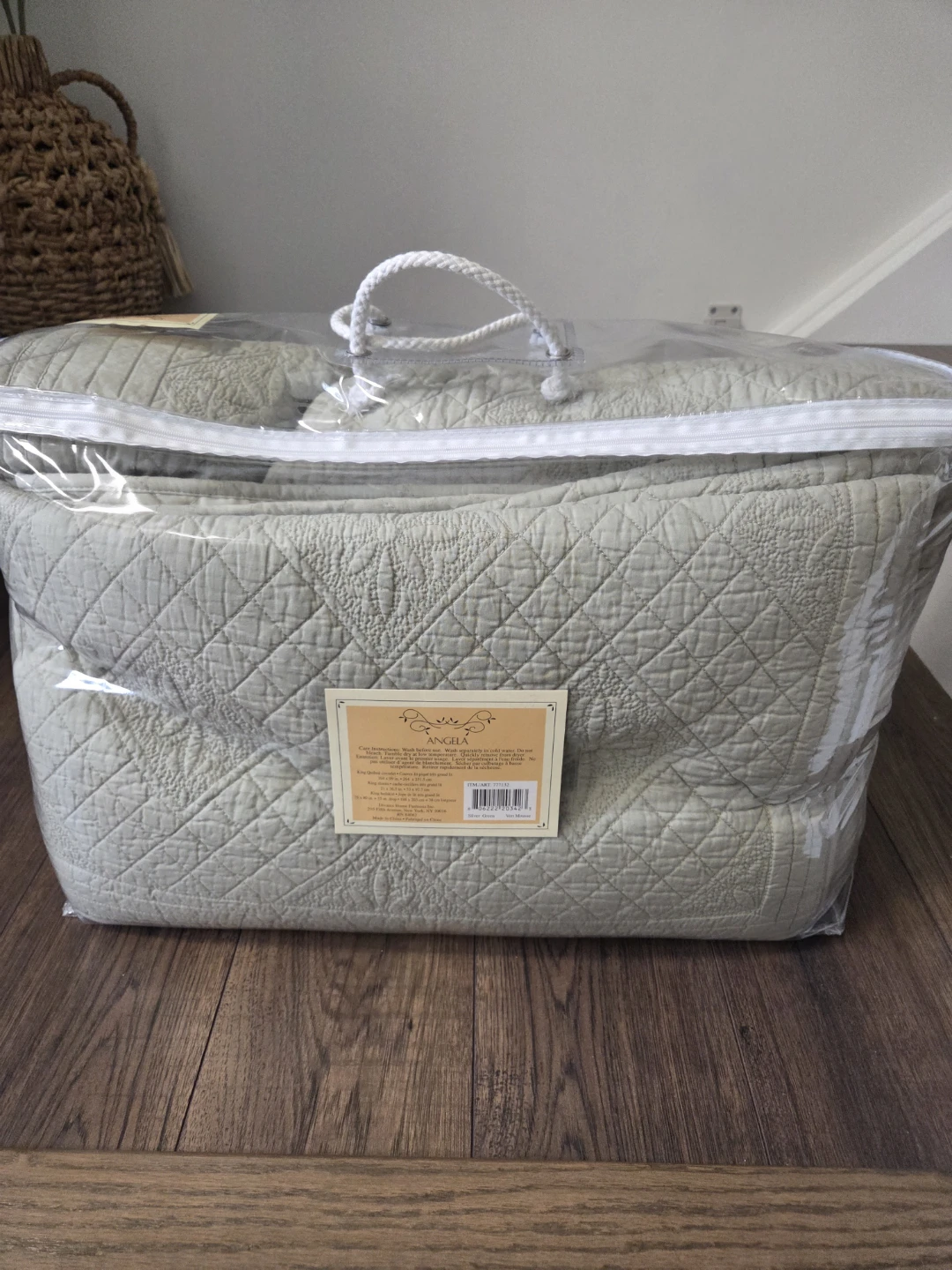 Quilted King Coverlet Set with 2 Shams - photo 3