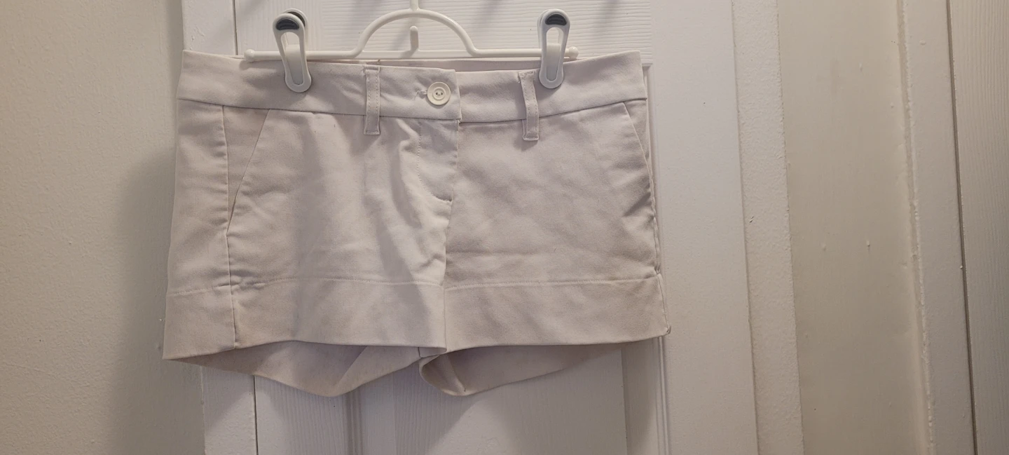 2 White High-Waisted Pants with Double-Button Detail - photo 2