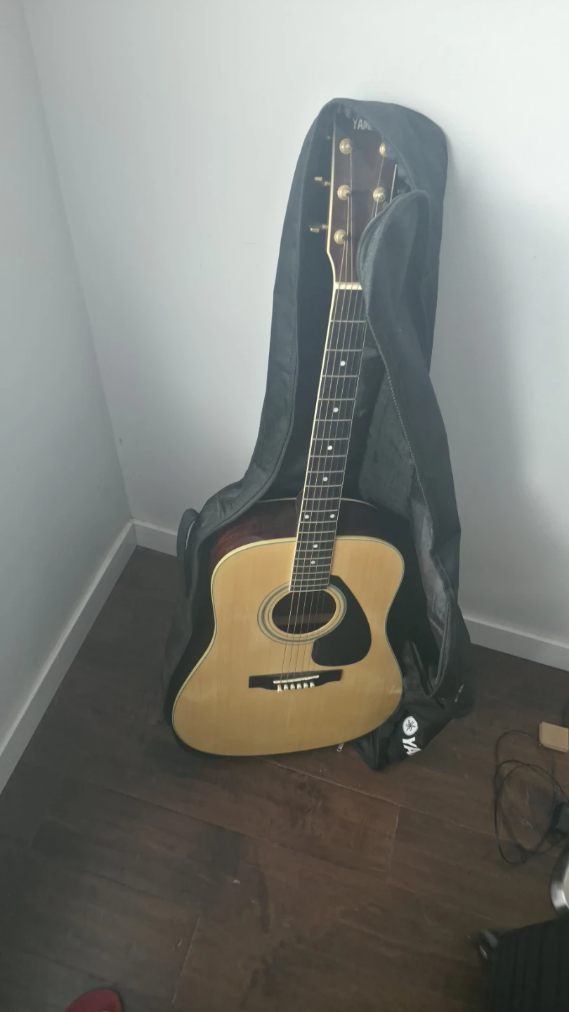 Yamaha Acoustic Guitar with Gig Bag