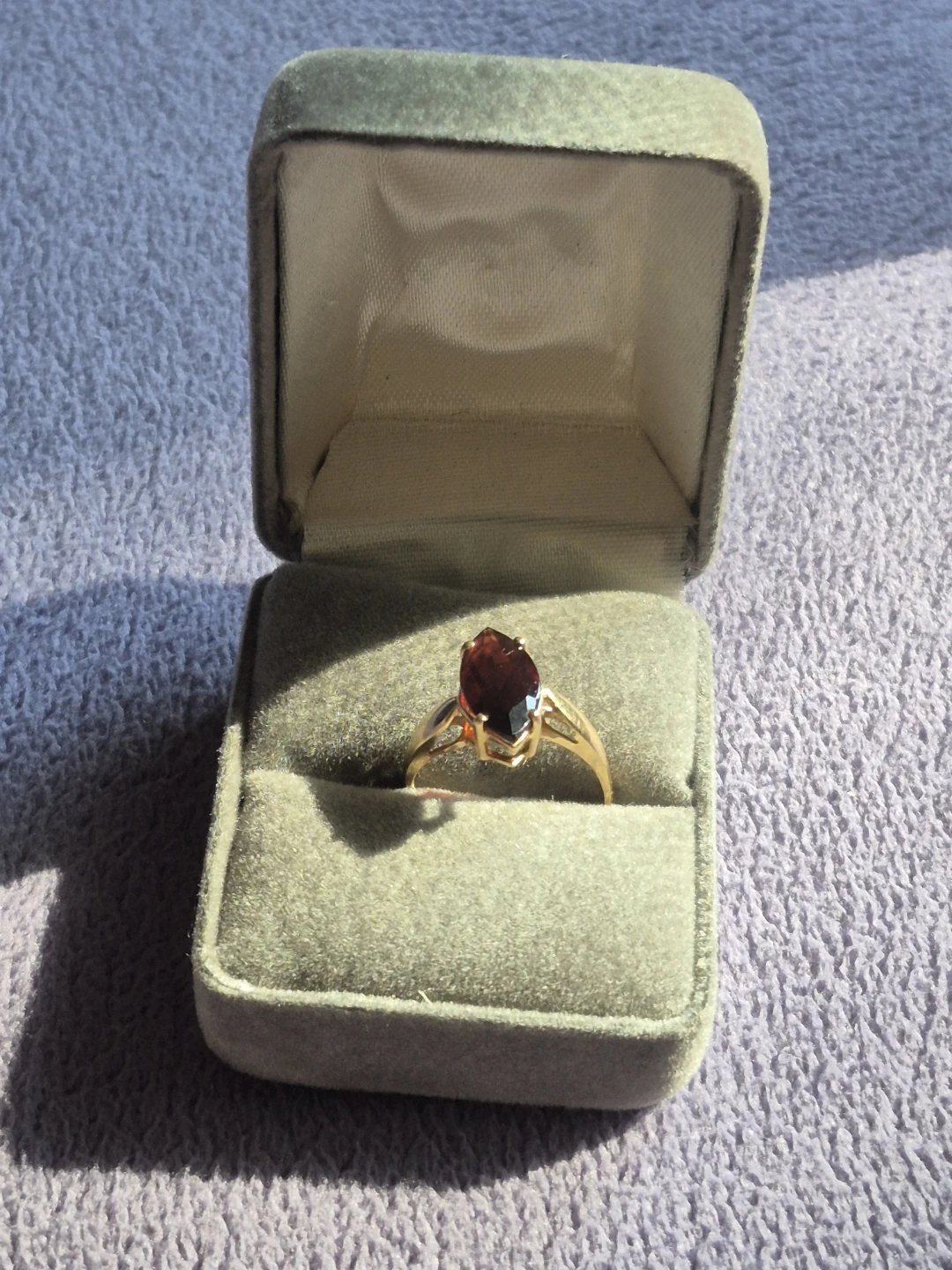 14K Gold Ring with a Red Stone - photo 2