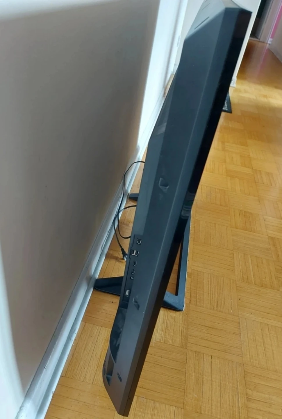 Sony Television - 60" (BACK LIGHT BROKEN) - photo 3