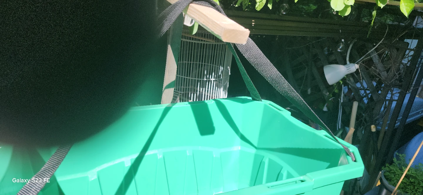 Green VORT shopping Bin each $ 7. Or three for $20 - photo 2