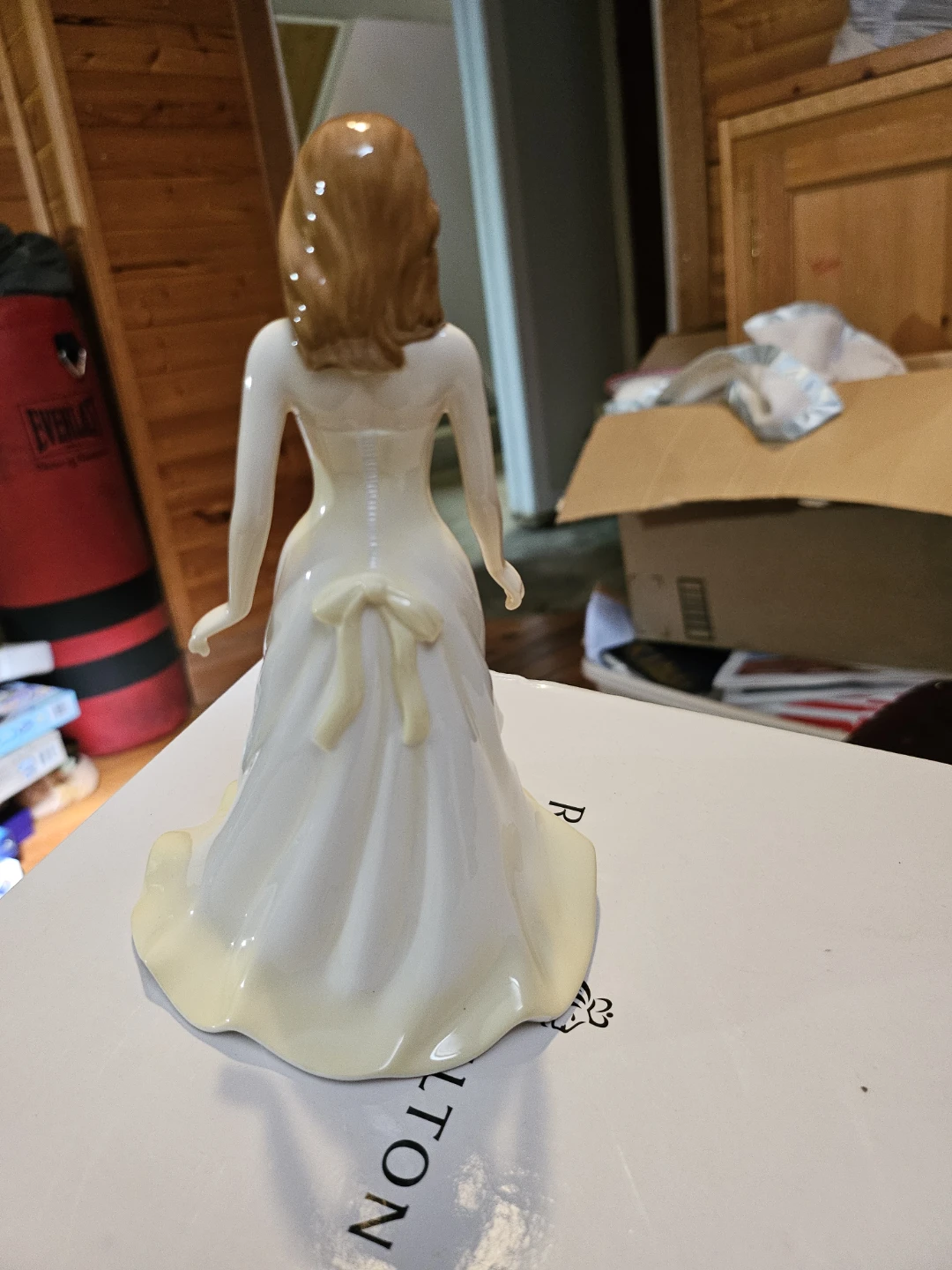 Royal Doulton "June - Pearl" Gemstone Collection Figurine - photo 2