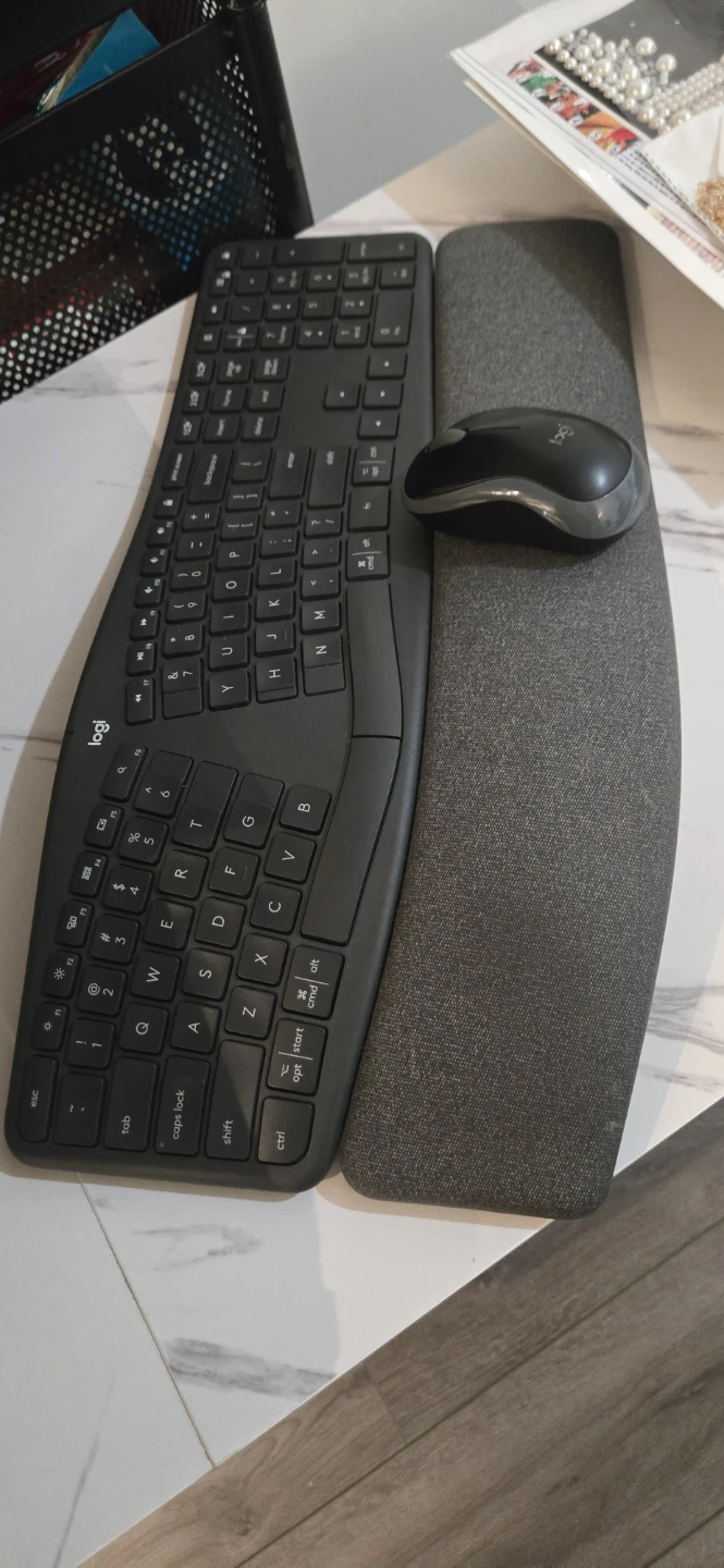 Logitech Wireless Keyboard and Mouse Combo