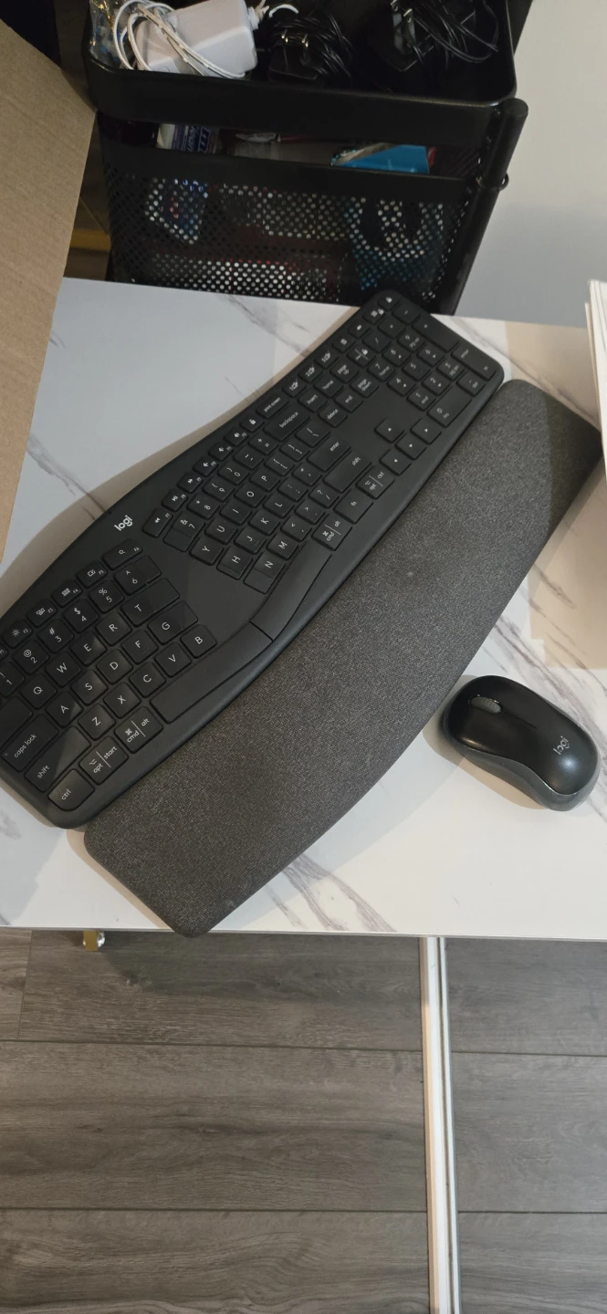 Logitech Wireless Keyboard and Mouse Combo - photo 2