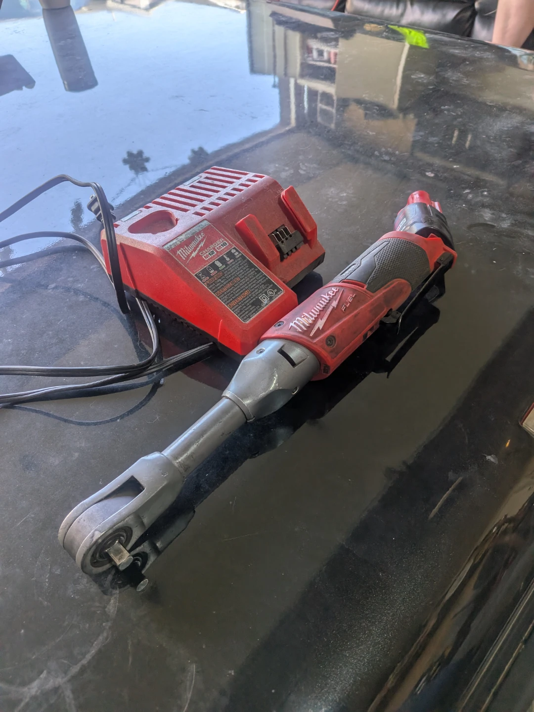 Milwaukee M12 Cordless Ratchet with Charger - photo 2