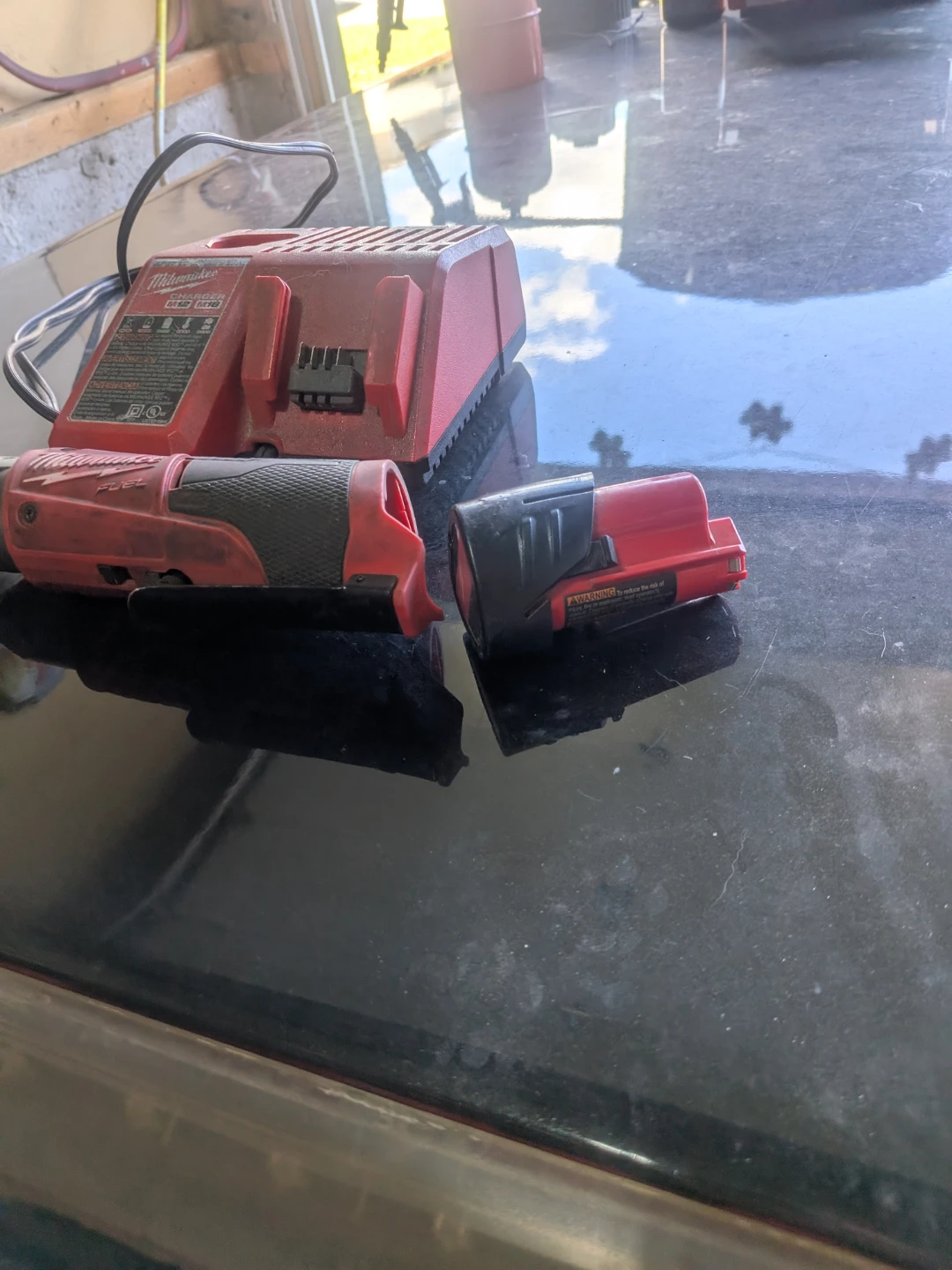 Milwaukee M12 Cordless Ratchet with Charger - photo 3