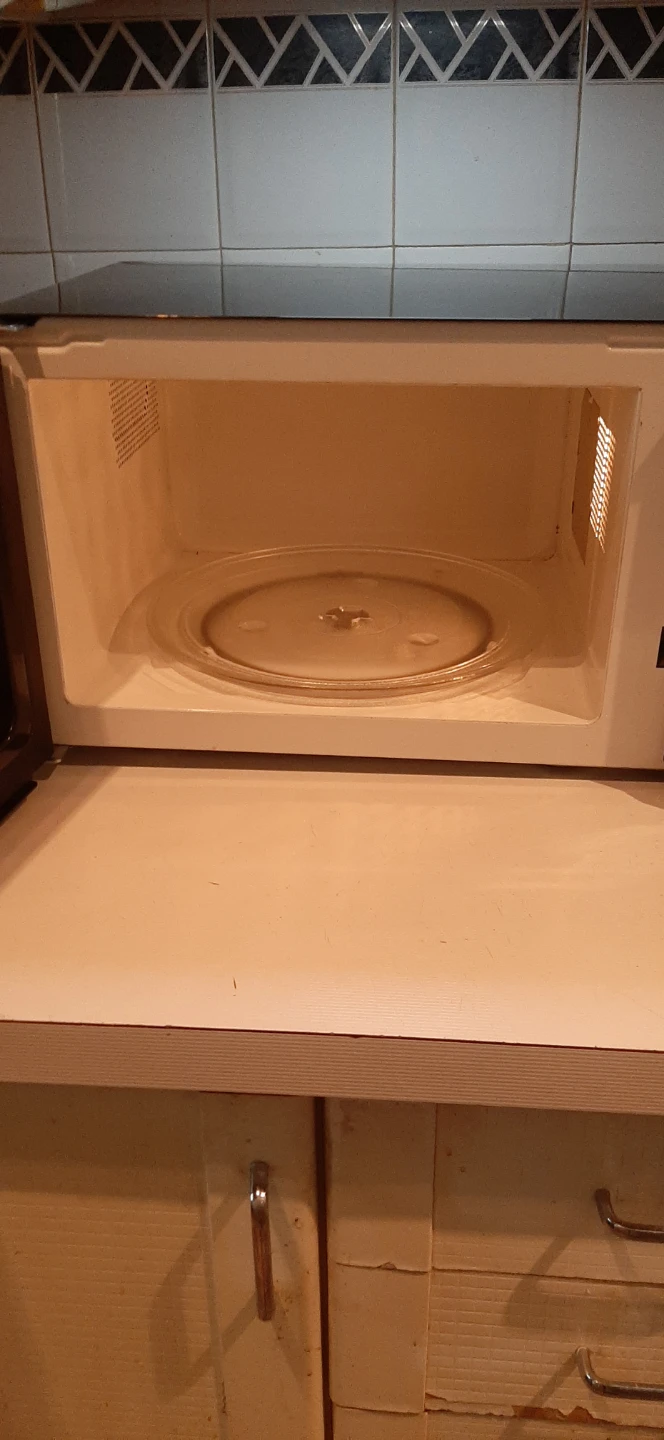Danby Black Countertop Microwave READ DESCRIPTION ON SIZE - photo 2