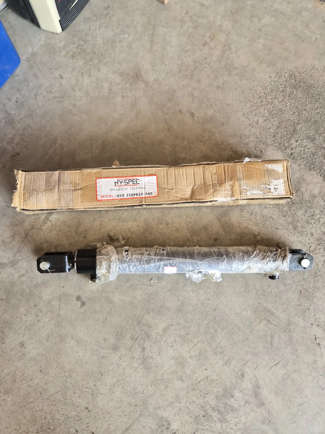 (Two) HY-SPEC Hydraulic Cylinders 25SPE20-560