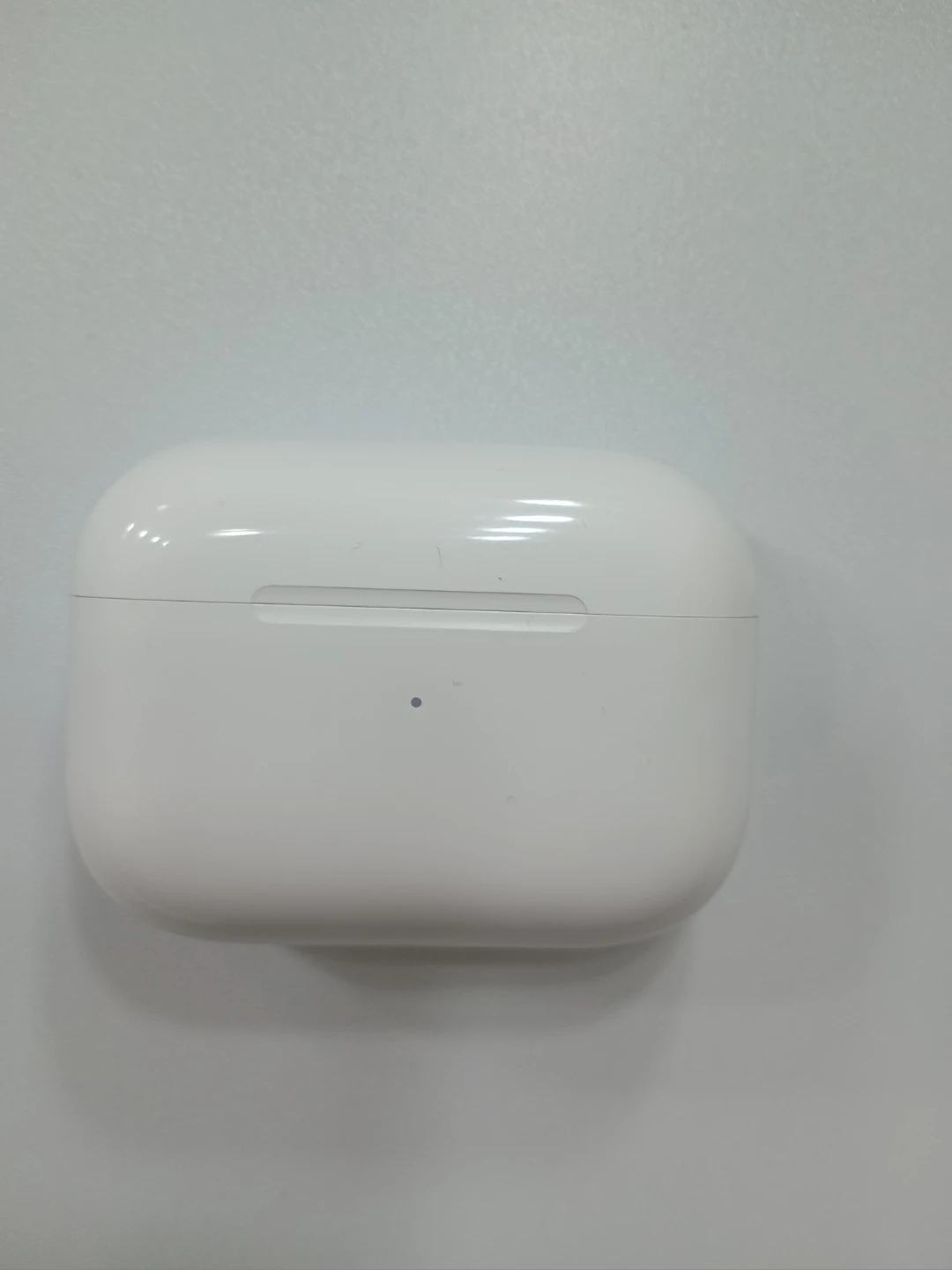 Apple AirPods Pro (2nd Generation) with MagSafe Charging Case - photo 2