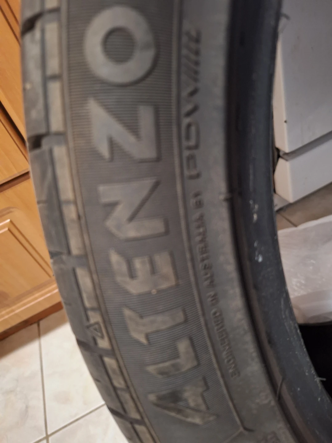 Set of 4  Altenzo Comfort 255/40ZR19 Tire - photo 4
