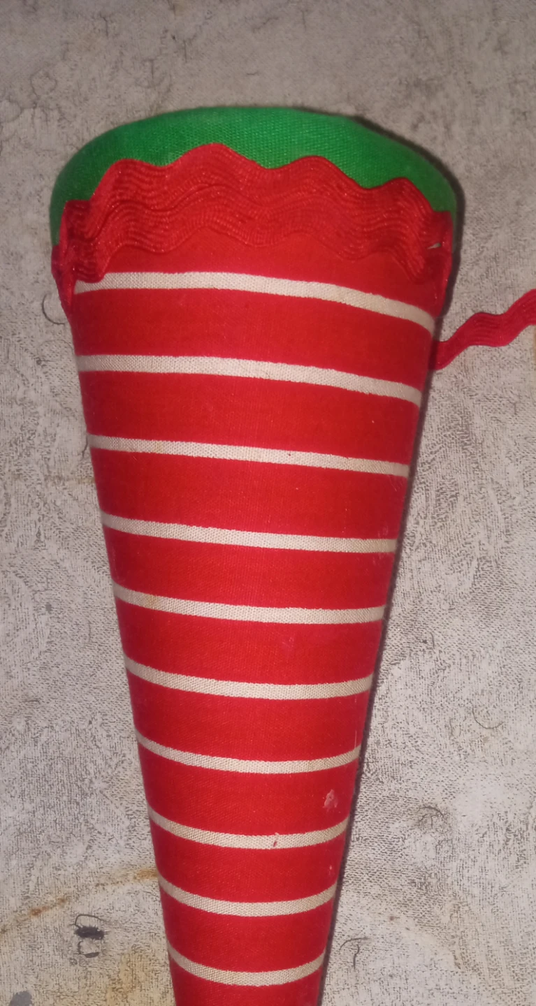 Four vintage novelty toy grabber sticks - photo 2