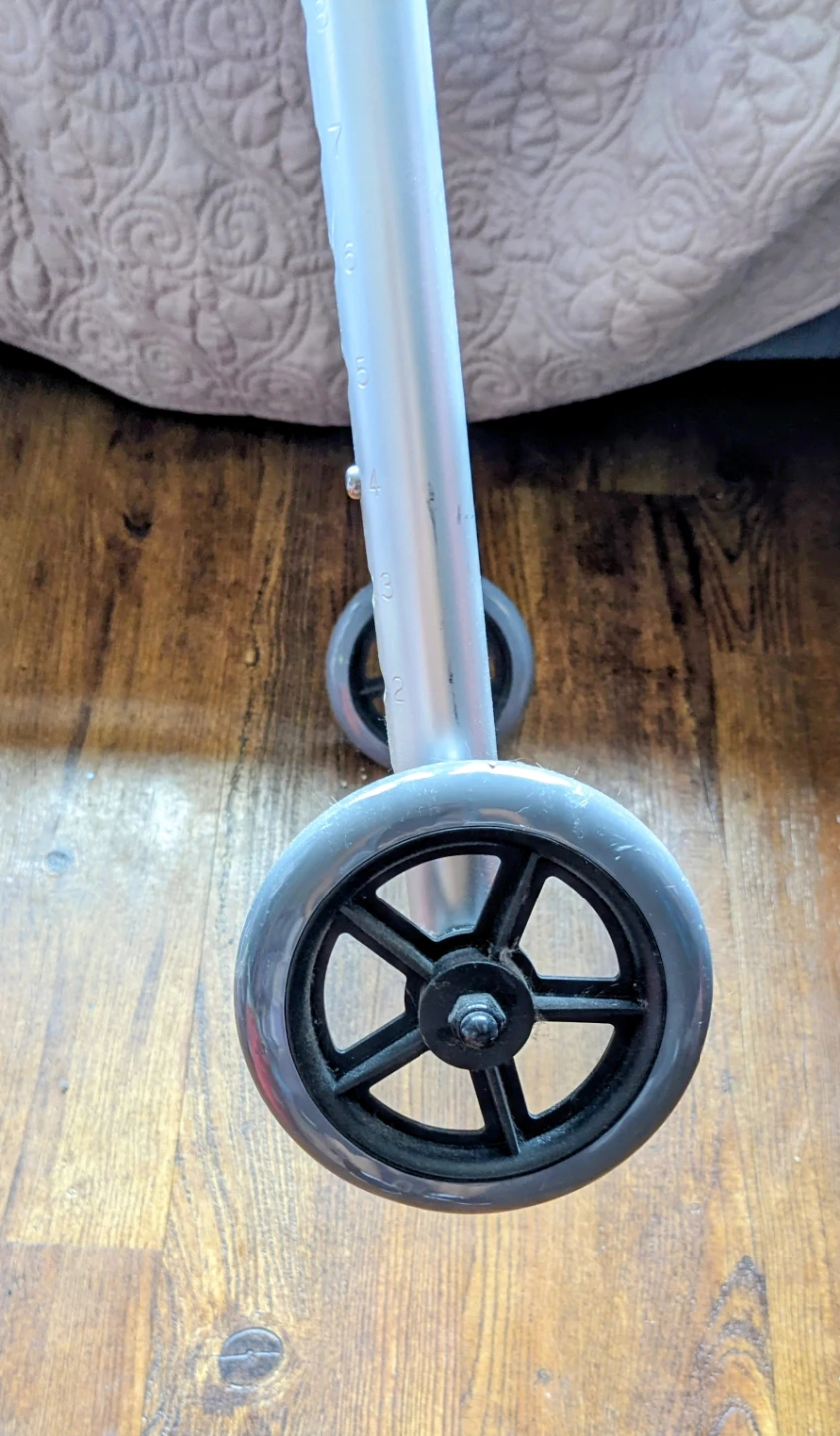 Drive Medical Deluxe Two Button Folding Walker - photo 3