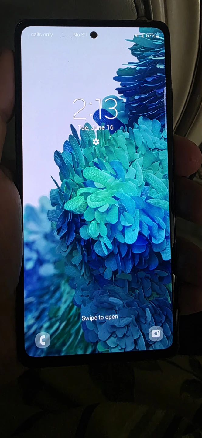 Samsung Galaxy S20 FE 5G 128GB - Like New - photo 2